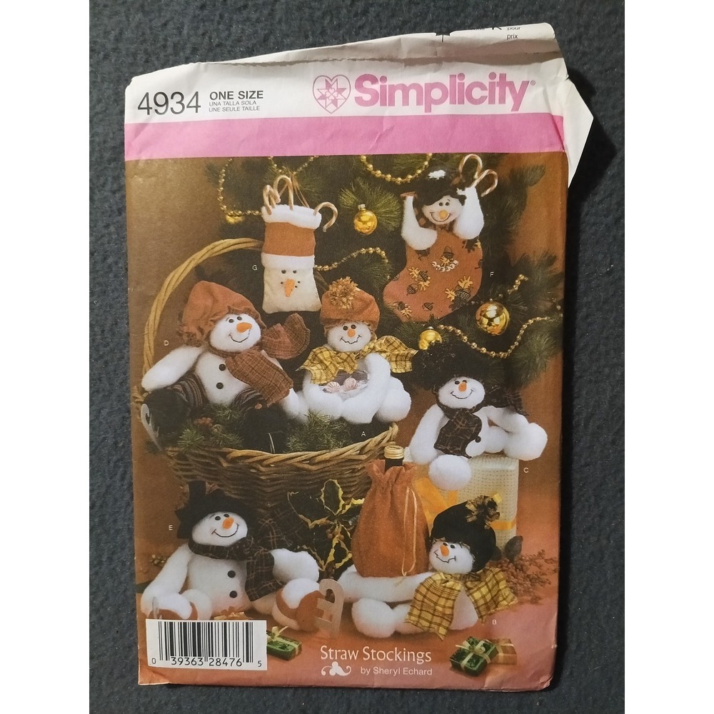 Simplicity 4934 Sewing Pattern Straw Snowmen Stockings Christmas Decor One Size